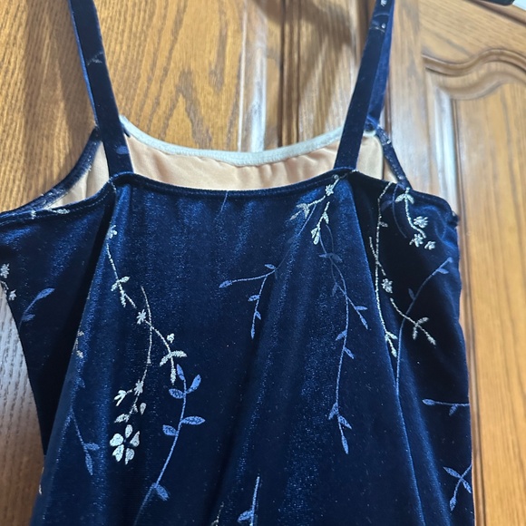 Dance Costume: River Waltz - Picture 6 of 8